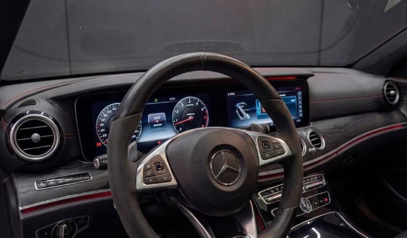 
								Mercedes E43 AMG full									