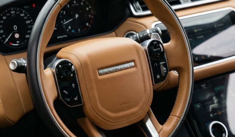 
								Range Rover Velar full									