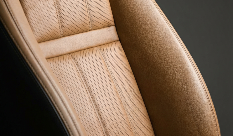 
								Range Rover Velar full									