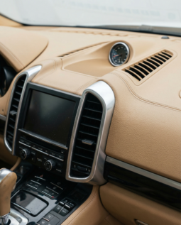 
										Porshce Cayenne full									