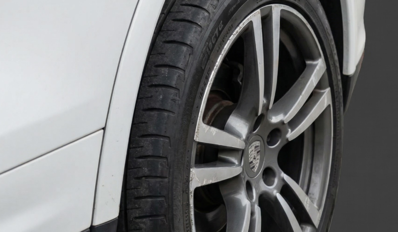 
								Porshce Cayenne full									